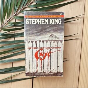 Stephen King Cujo — 1982 Signet Movie Tie-In Edition | Vintage Horror Paperback